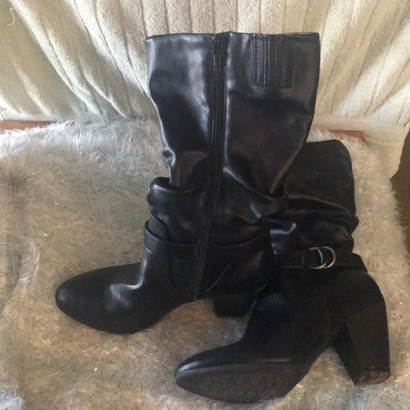 Like New Black mid calf high black boots size 8 - Picture 2 of 4